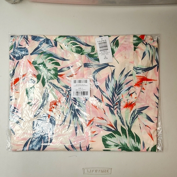 ❤️NWT VINTAGE TORRID MIDI TRAPEZE POCKETS DRESS - SLEEVELESS TROPICAL LEAVES - Picture 4 of 13